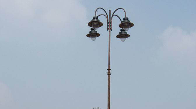Cast iron lamp post 7